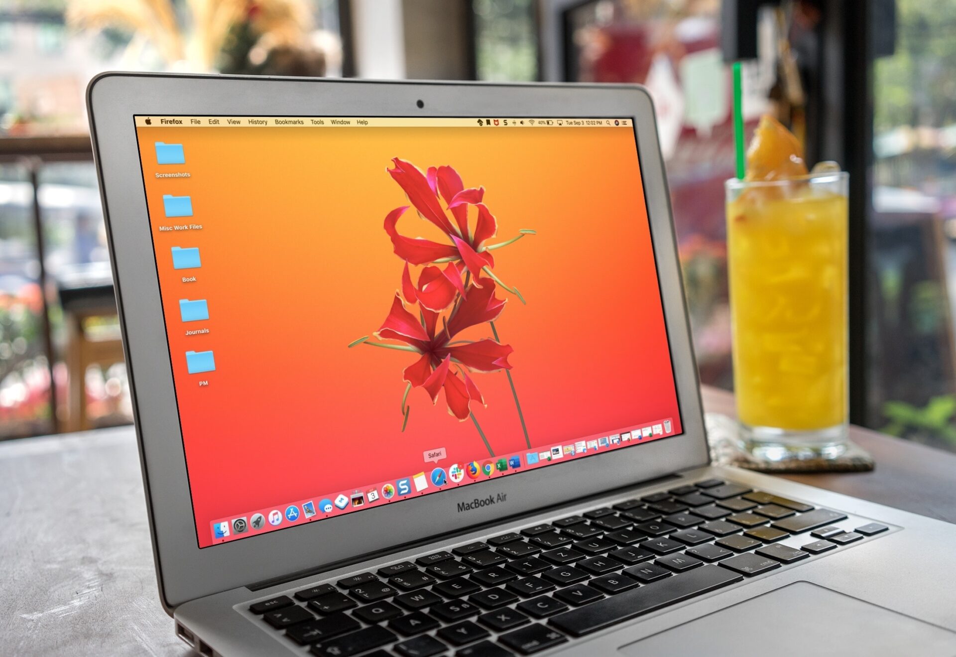 Use the Dock on your Mac to save the important folders!