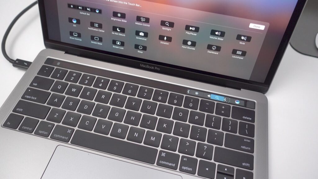 Easy guide to use the MacBook Pro Touch Bar effectively!