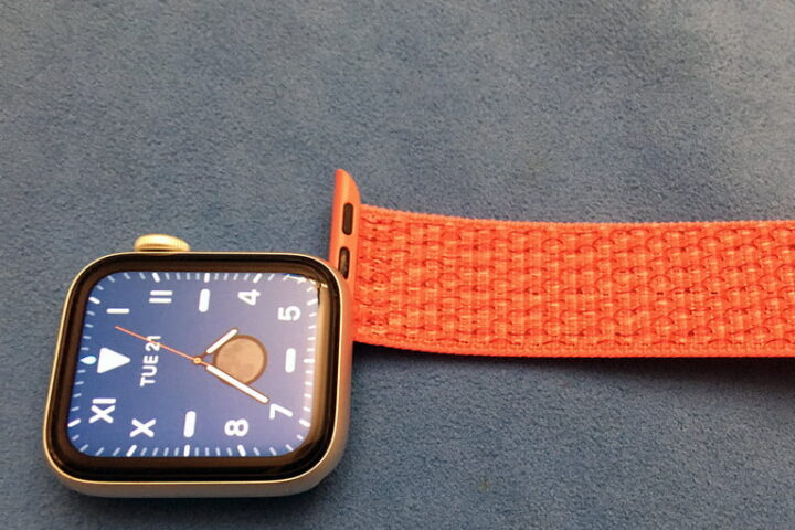 Change Your Apple Watch Band with just a few steps!