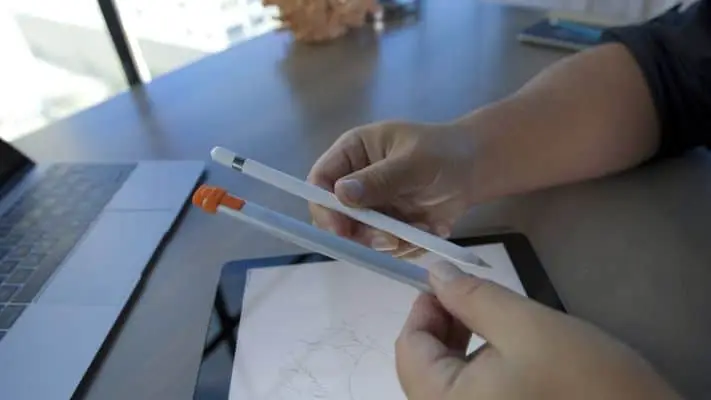 Logitech Crayon for iPad vs Apple Pencil