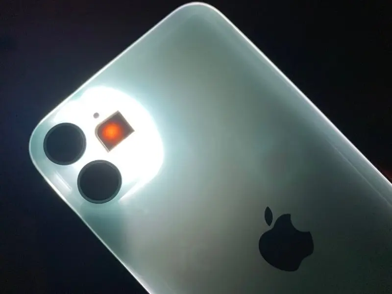 iPhone 11 ‘Glow’ in the Dark