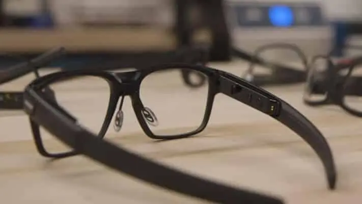 Vaunt Smart Glasses by Intel -The canceled Augmented Reality Glasses!