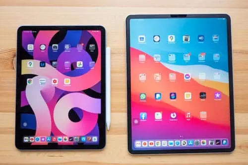 Display of iPad 12.9 and iPad Air 4