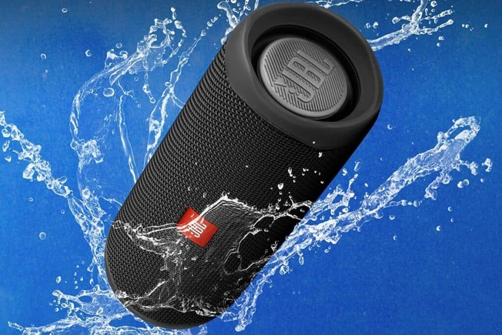 JBL Charge 5: Waterproofing