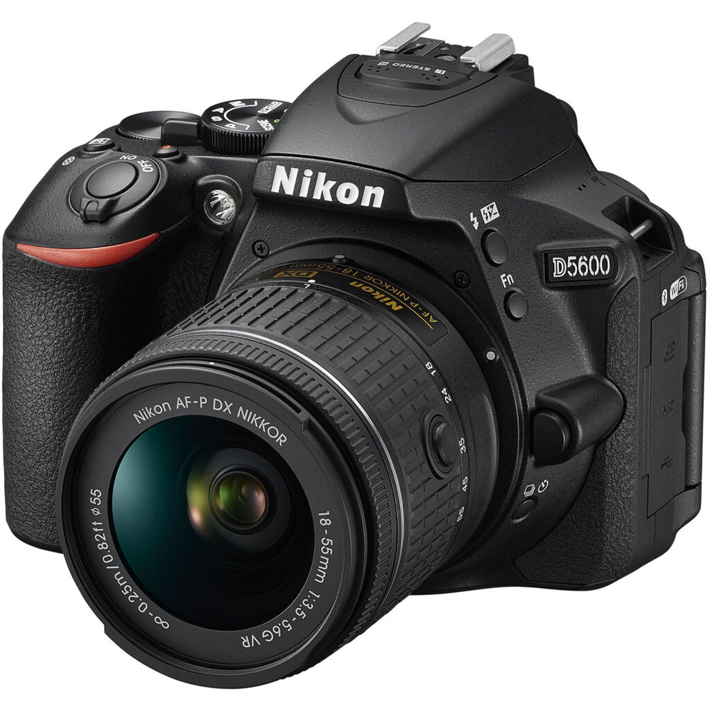 Mirrorless Camera: Nikon D5600 