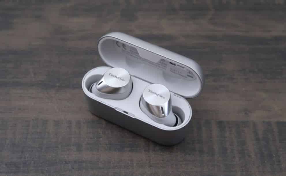  Battery life and charging case: Technics EAH-AZ60