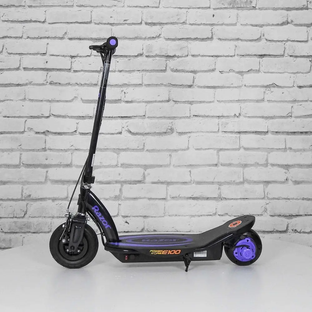 How fast is the Razor E100 scooter go?: Razor E100 electric scooter