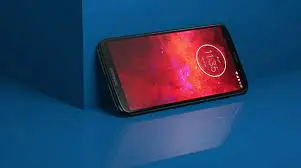 Moto Z3 Play: Design and display