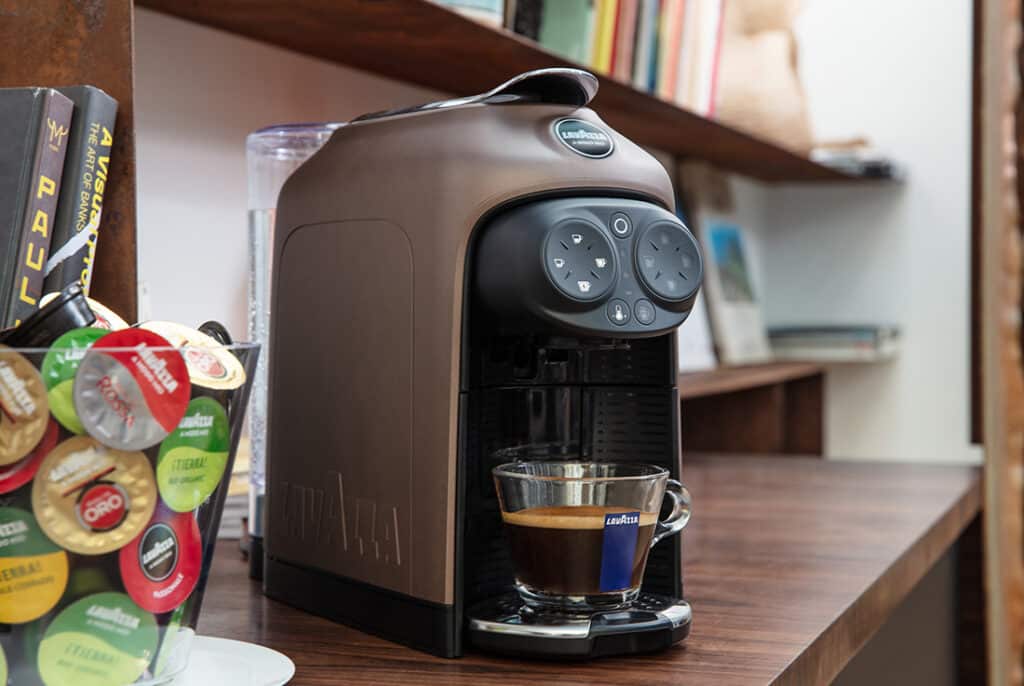 Lavazza Deséa - A Quiet & Sleek Looking Coffee Machine!