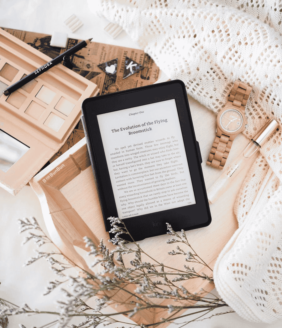 Best E-Readers of 2022-Handheld library anywhere!