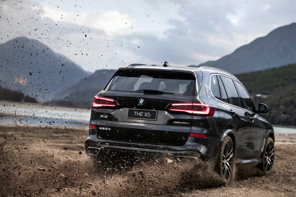 BMW X5 2022 - A Sporty SUV With Vast Technology Features!