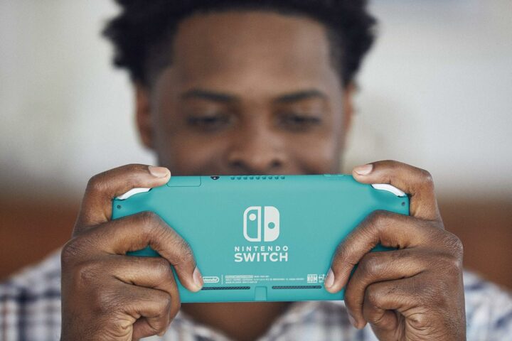  Nintendo Switch Lite Built-in Controllers, Always Ready for Action
